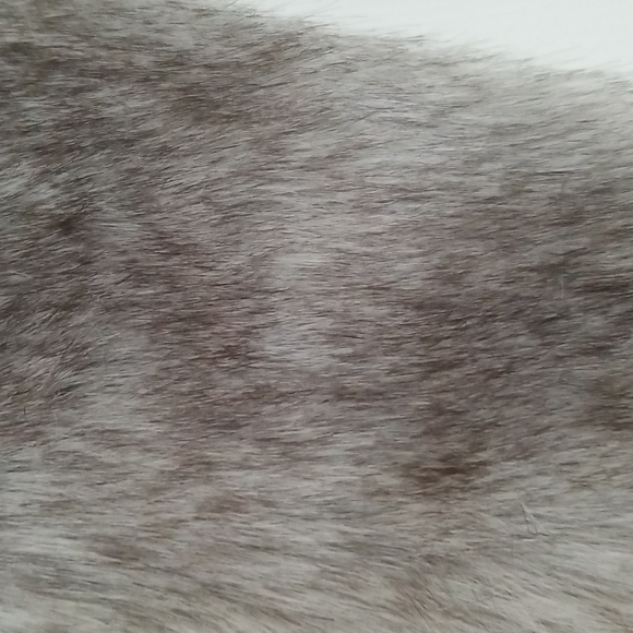 Faux Fur Shawl - Picture 6 of 6